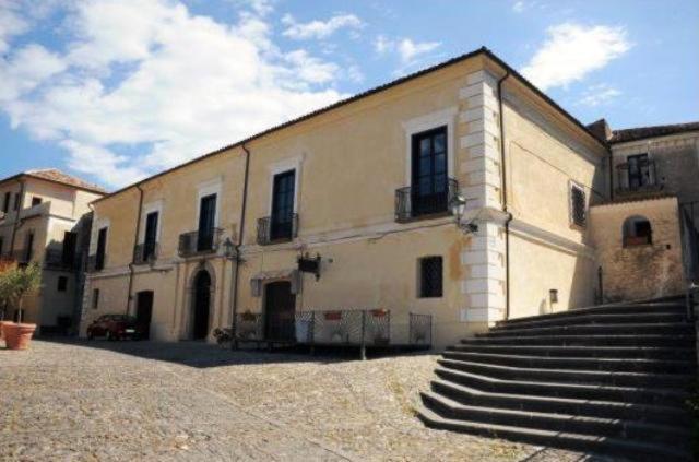 B&B Palazzo Pancaro Altomonte Exterior photo